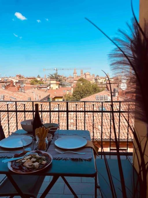 Romantic Attic Room With Panoramic View Bologna Eksteriør billede